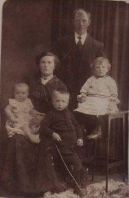 Luink Luinge en Geessien Palthe en kinderen 1916 (collectie Janny Medema-Pepping)